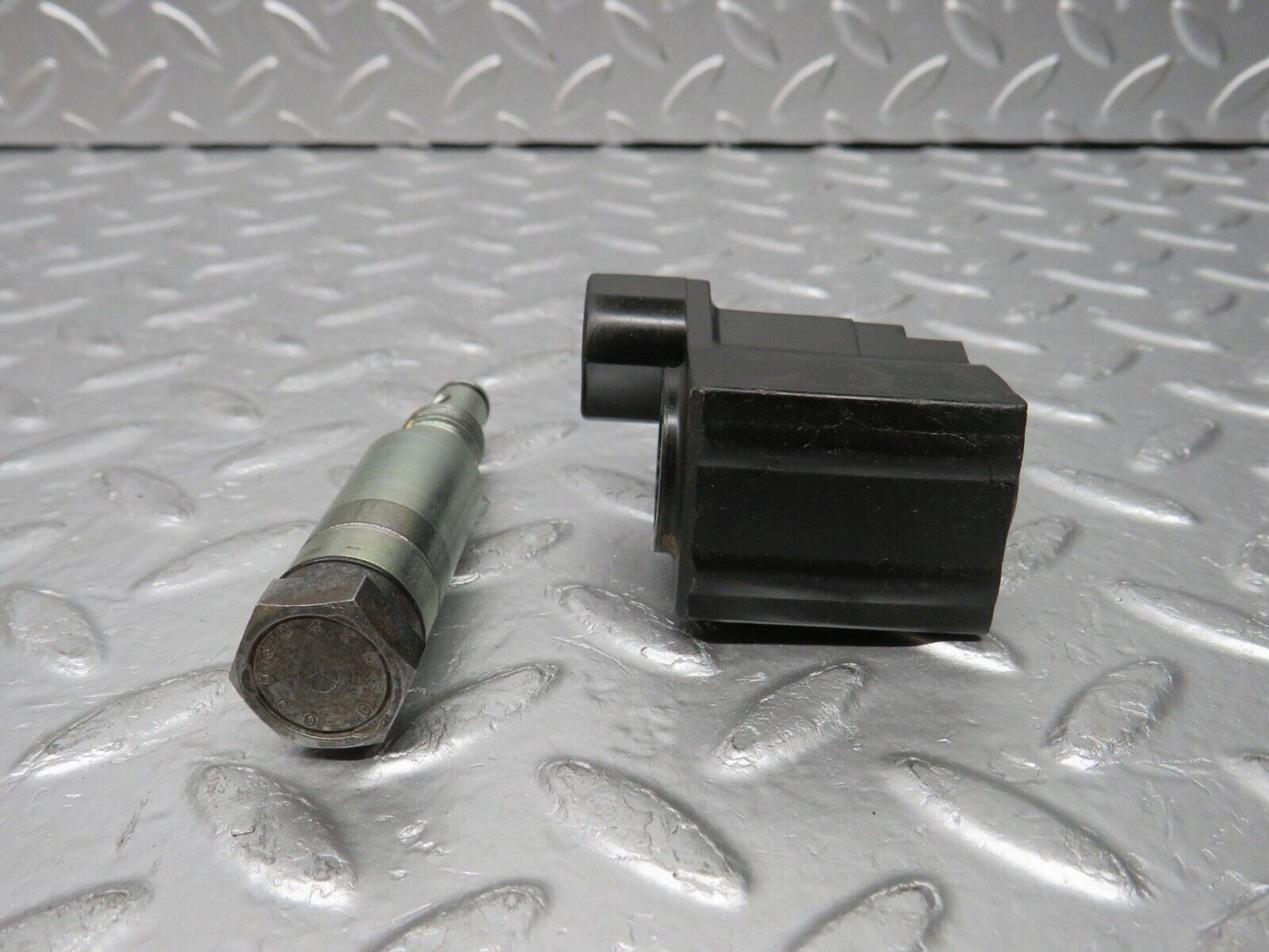 30955 Mercedes-Benz W124 230E Automatic Gearbox Solenoid 722.408 0003041890