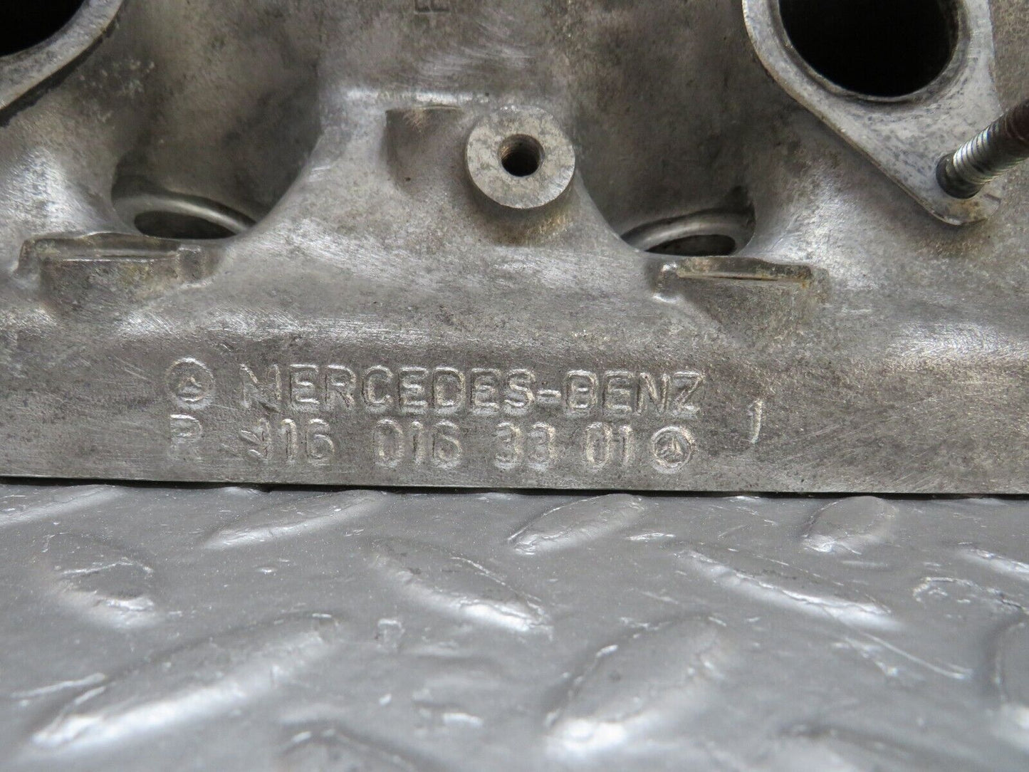 34540 Mercedes-Benz C126 380SEC Coupe Cylinder Head Left Side 1160163301