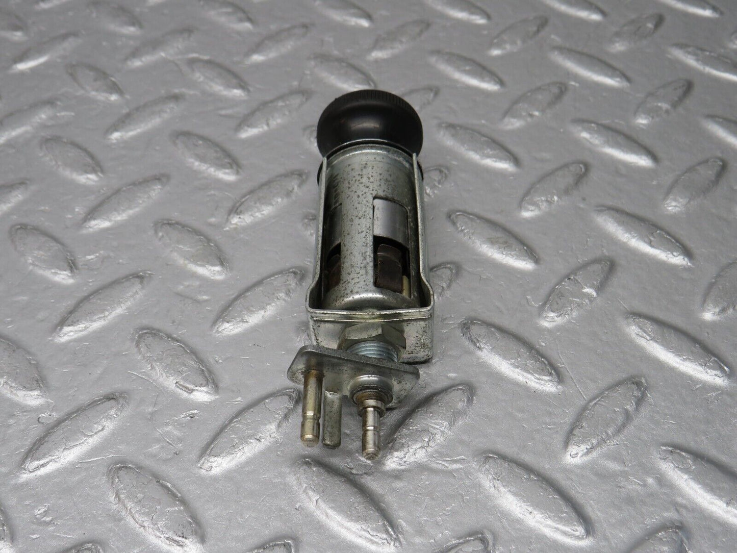 37532 Mercedes-Benz W109 300SEL Cigarette Lighter 1108250553