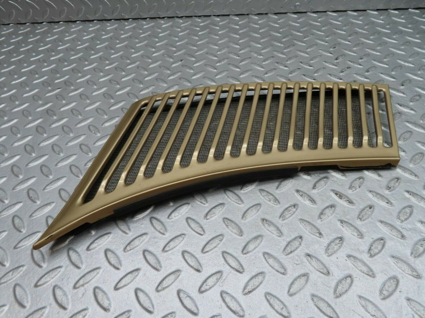 16584 Mercedes-Benz C107 380SLC Air Intake Grill Left Side