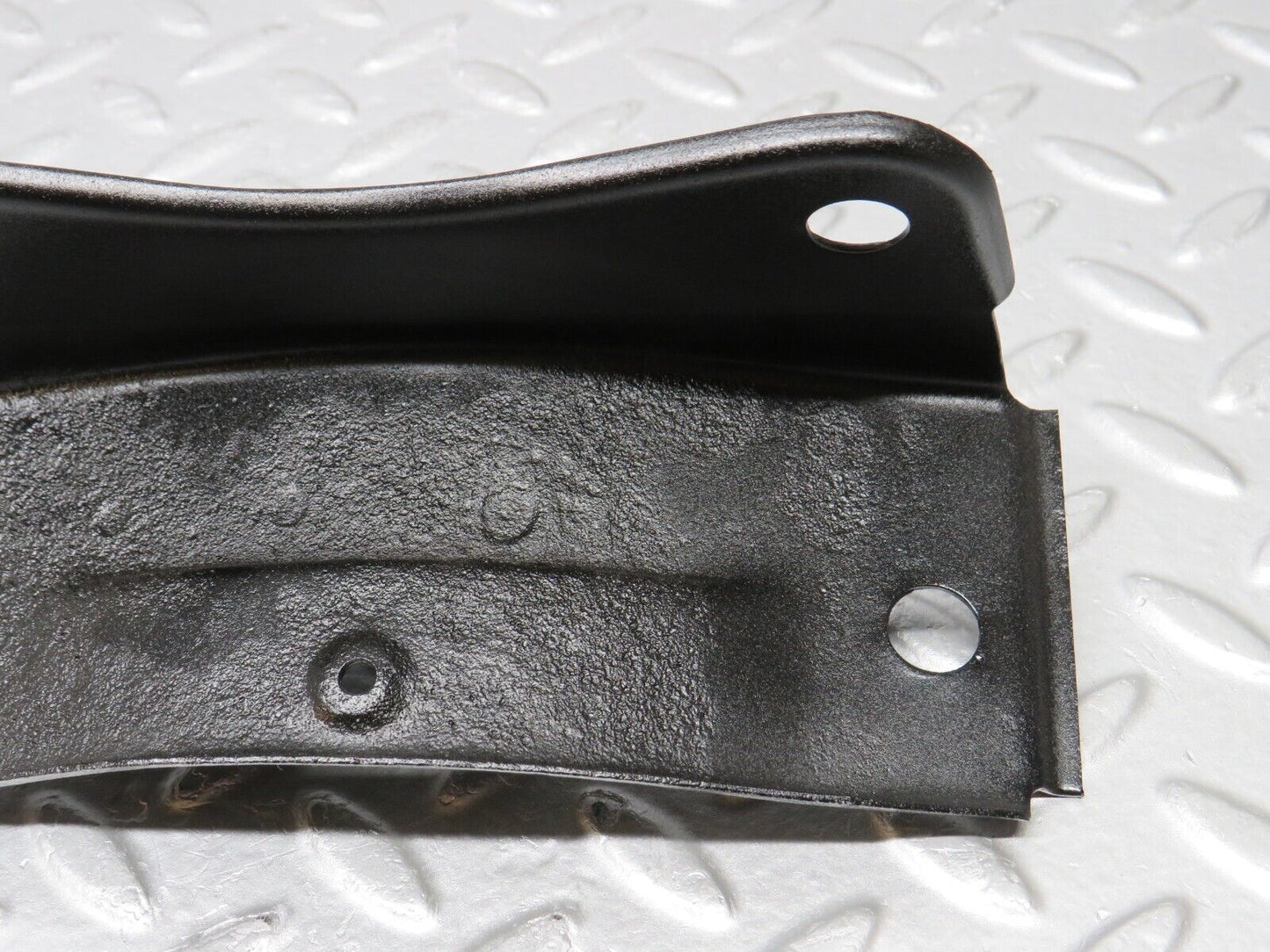 38146 Mercedes-Benz A124 320E Cabriolet Cardan Shaft Prop Shaft Support
