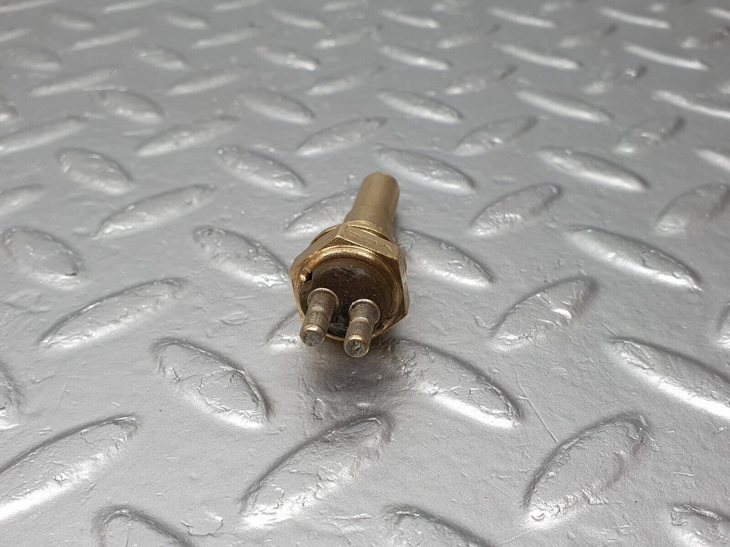 41336 Mercedes-Benz C107 R107 Coupe Coolant Temperature Sensor VDO