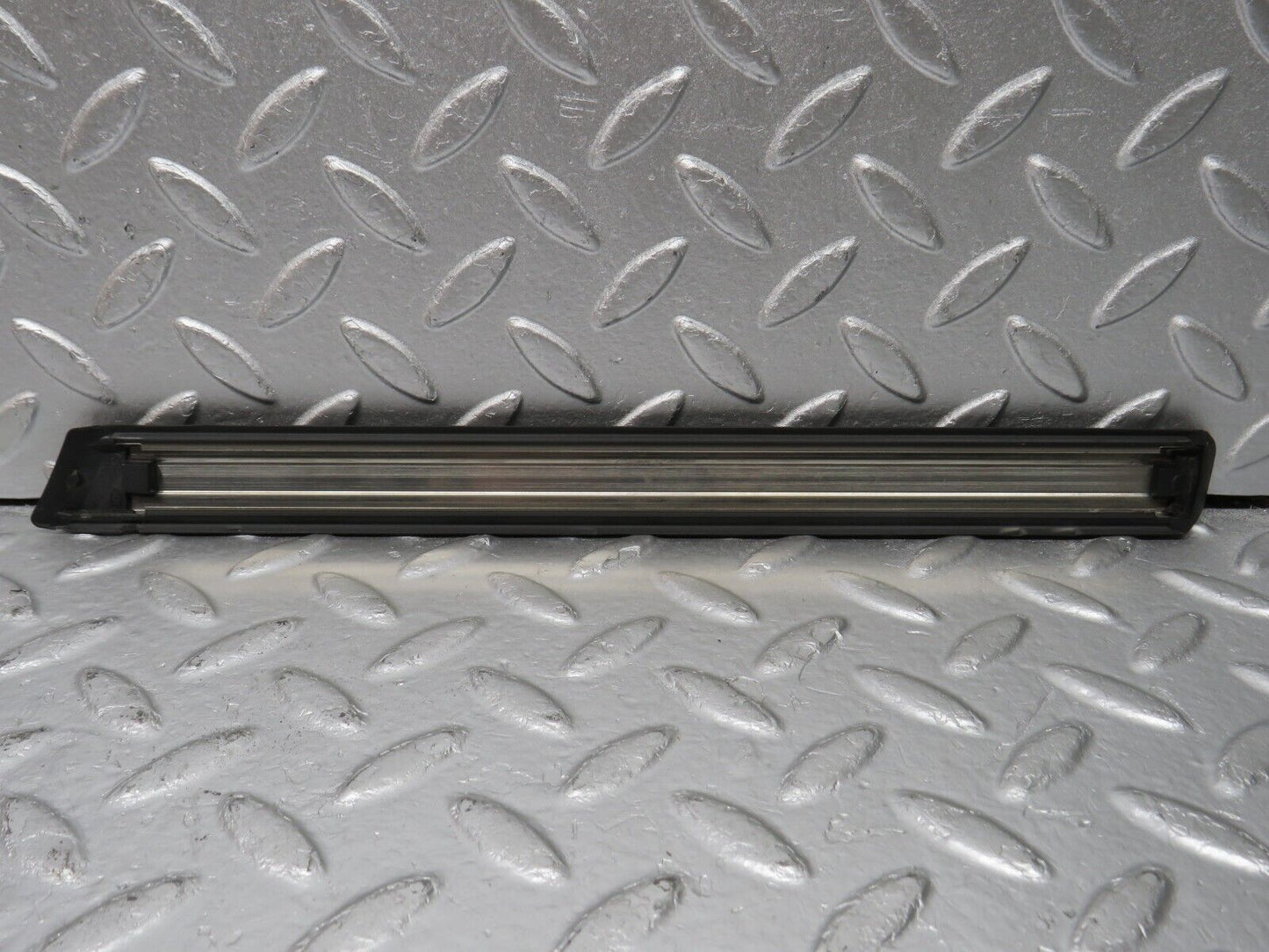 33782 Mercedes-Benz W201 190E 2.0L Front Left Fender Wing Centre Moulding Trim