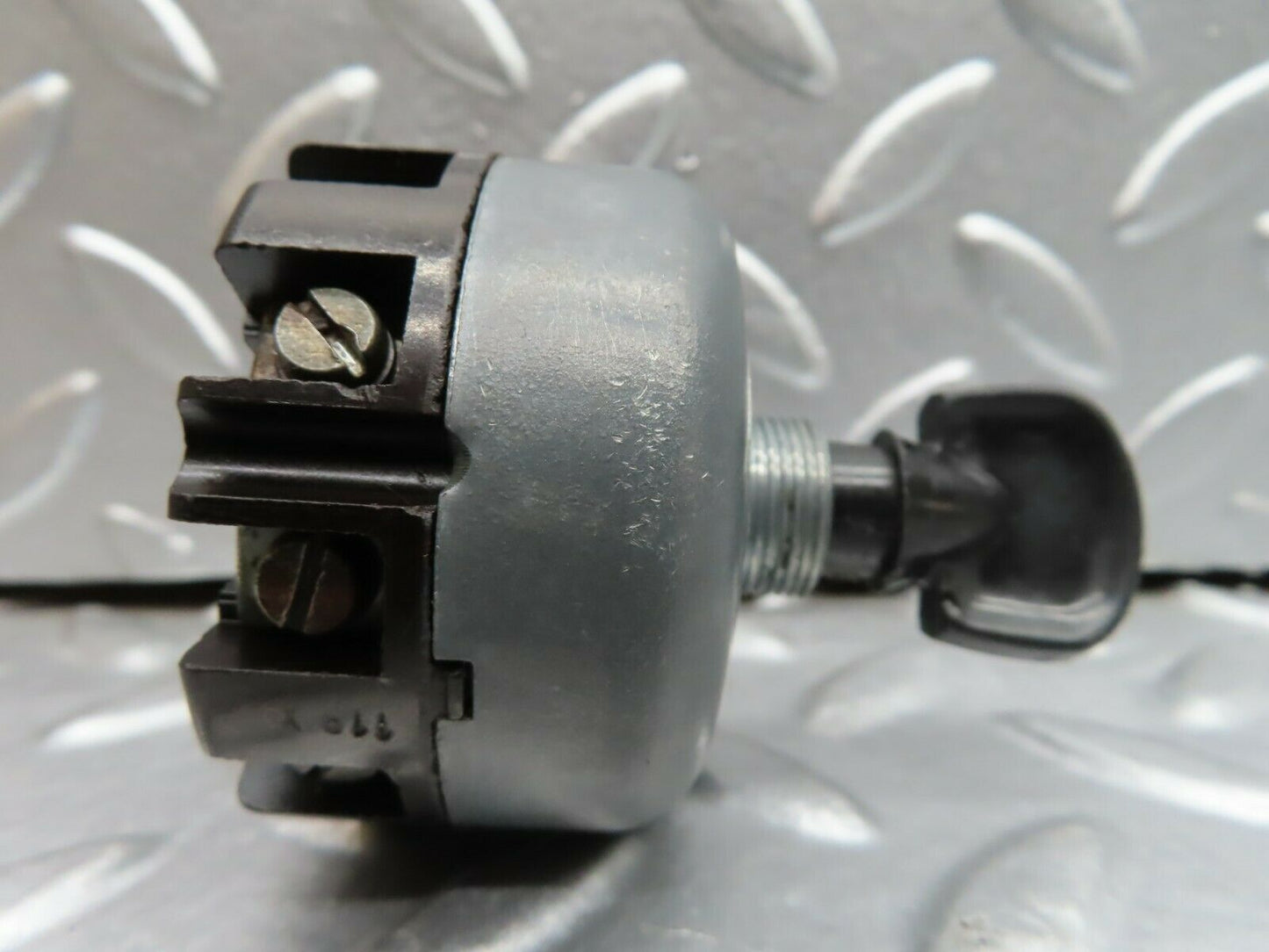 21002 Mercedes-Benz W114 250CE Coupe Headlight Switch
