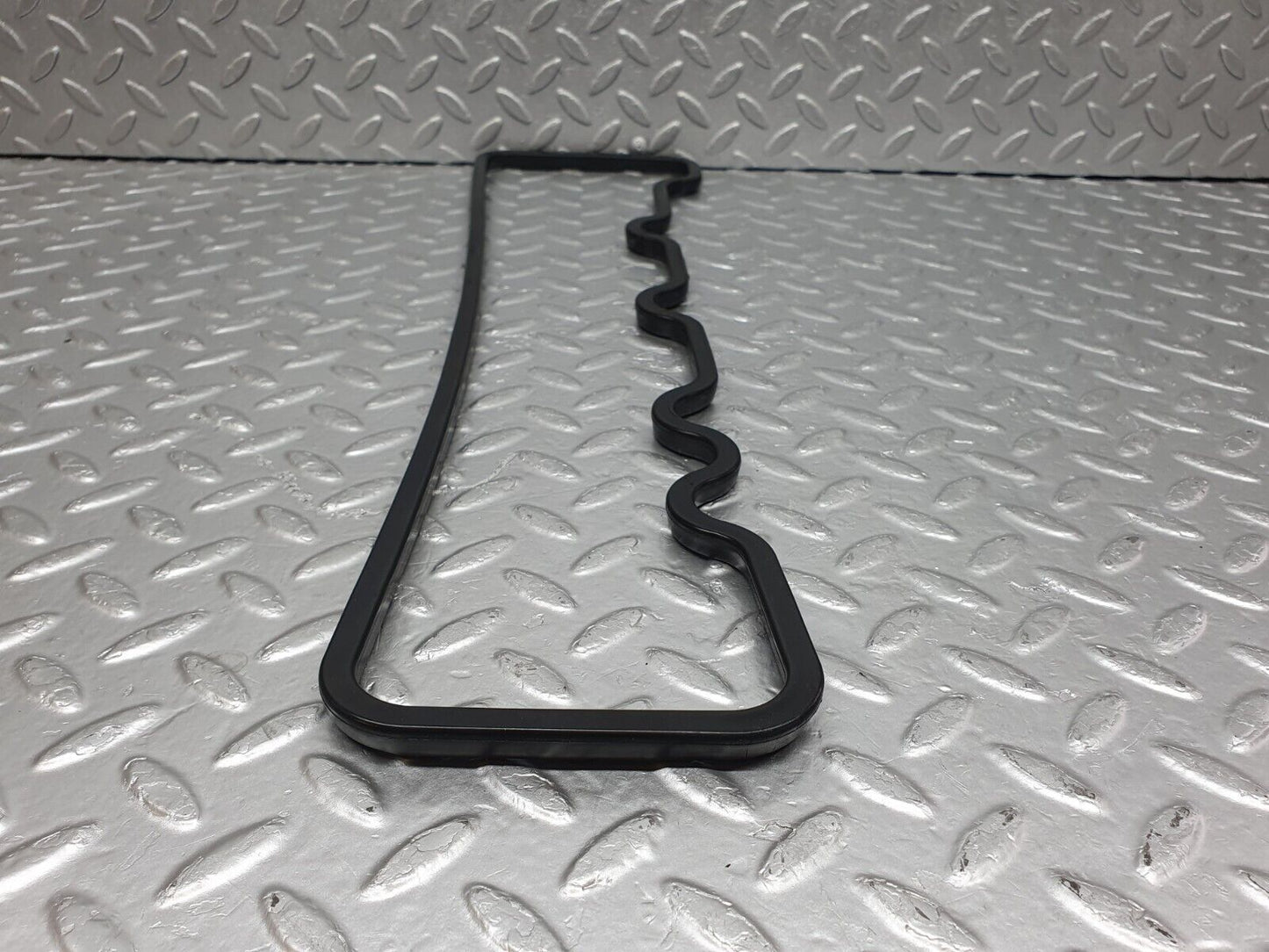 43714 Mercedes-Benz C126 380SEC Coupe Valve Cover Gasket 1160161421