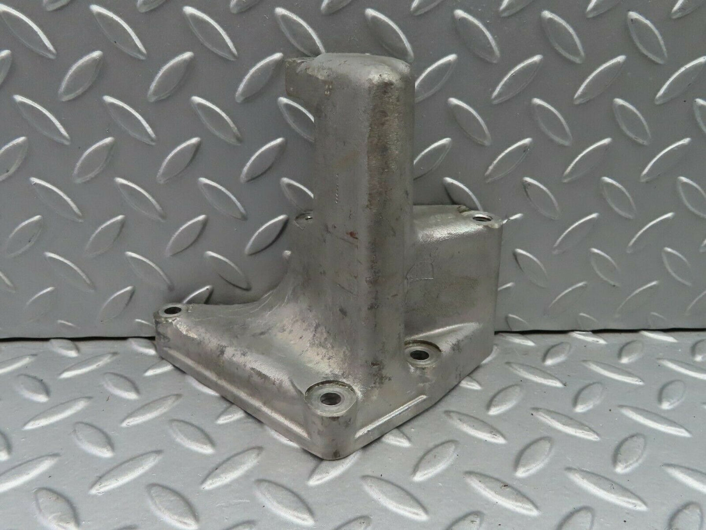 7059 Mercedes-Benz C107 350SLC Coupe Alternator Generator Bracket