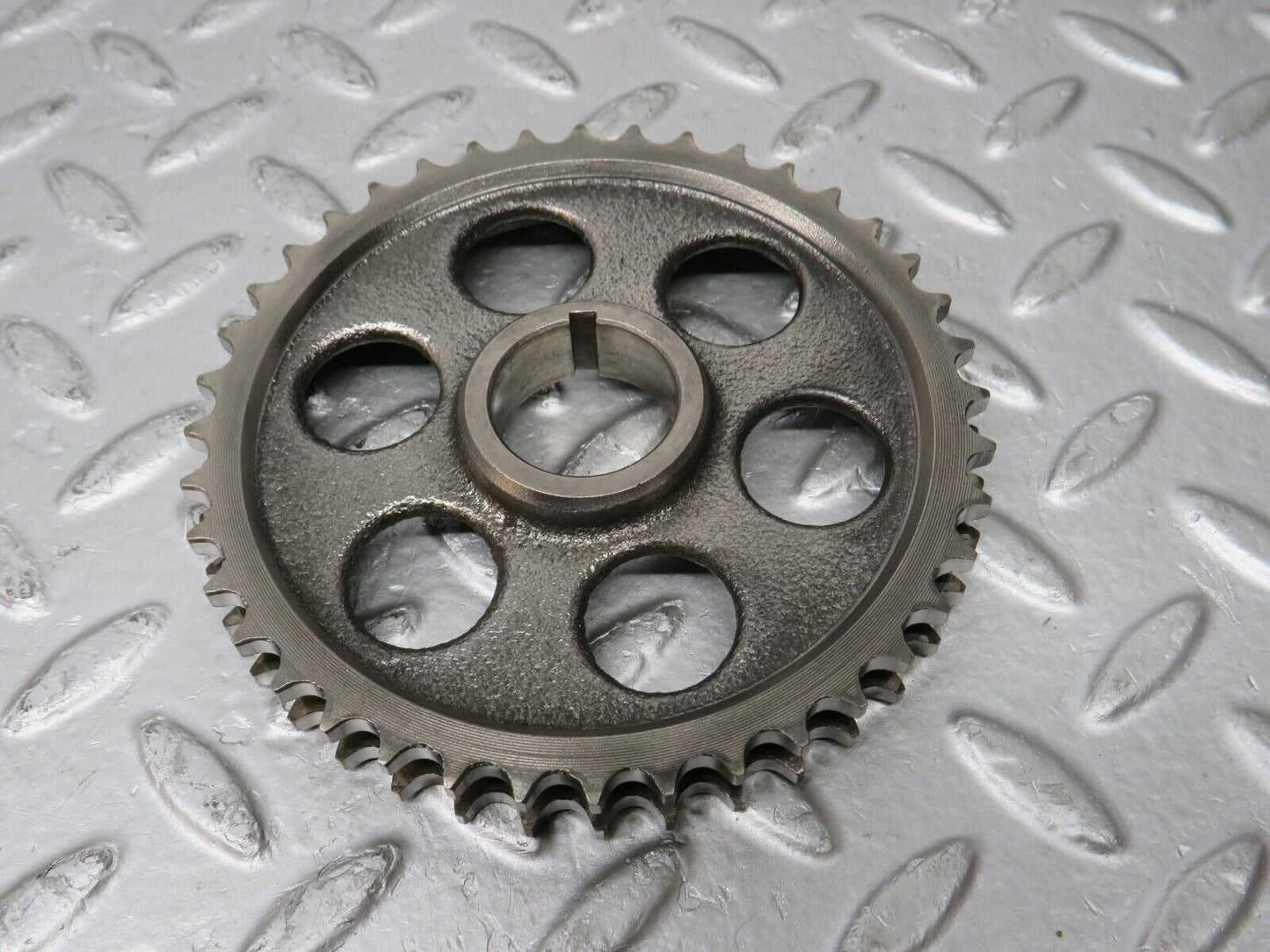 32917 Mercedes-Benz W123 300D Camshaft Timing Gear 1210520201