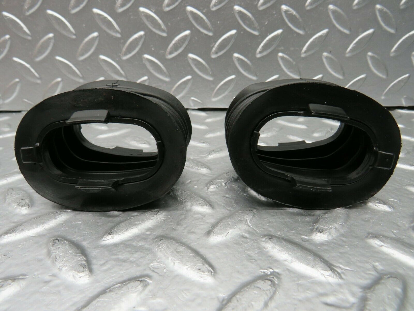 22601 Mercedes-Benz C124 E220 Front Door Wire Protector Rubber 1248210197