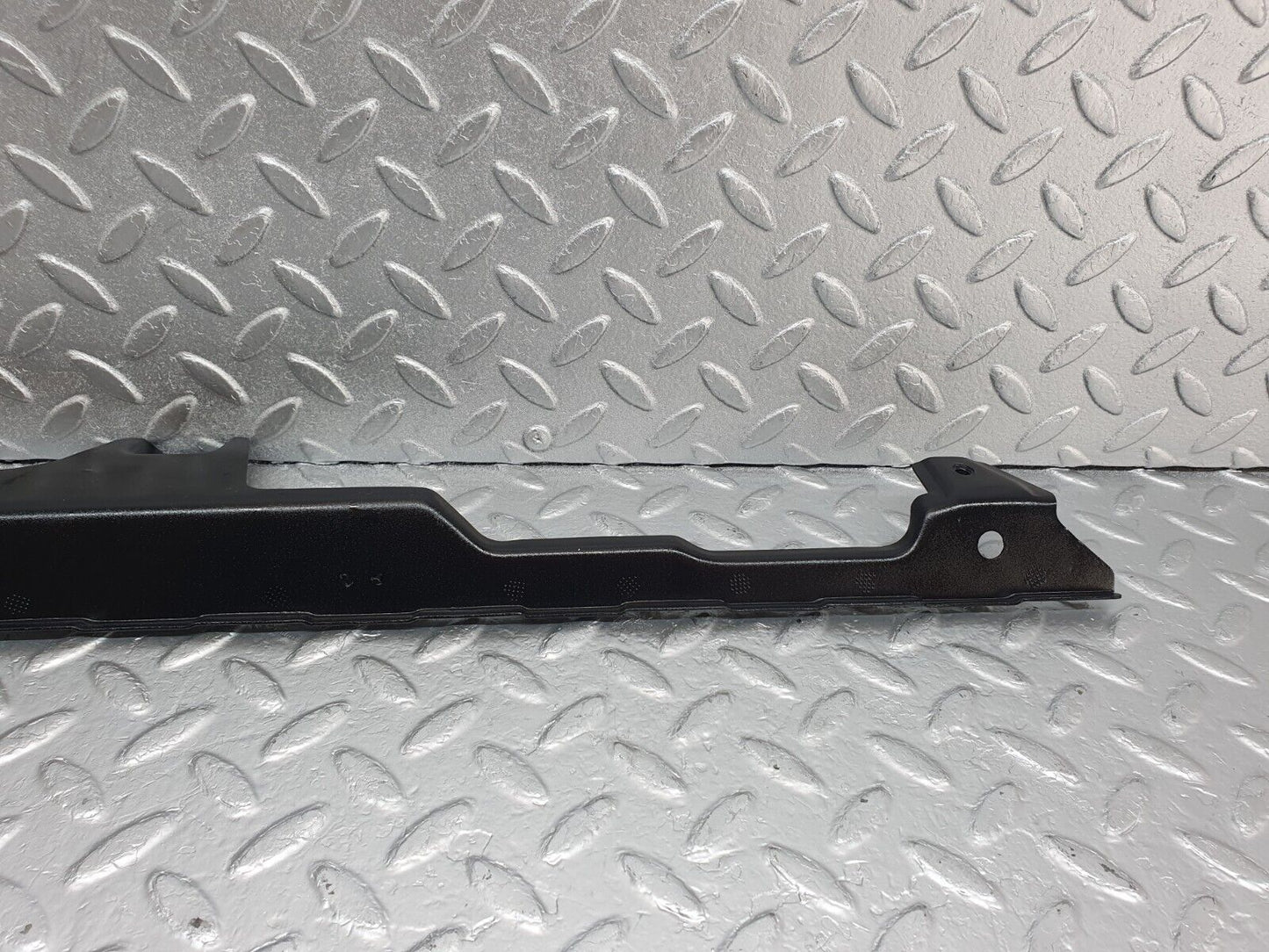 43717 Mercedes-Benz C126 380SEC Coupe Rear Window Channel Support Bracket Right Side