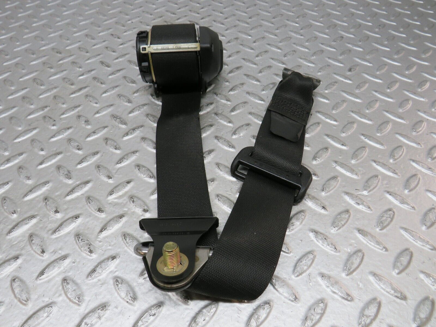 27820 Mercedes-Benz S124 300TE Wagon Rear Seat Belt With Buckles