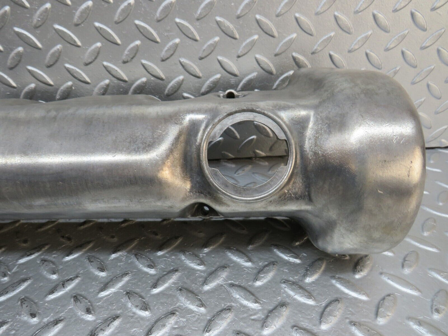 32843 Mercedes-Benz C107 R107 350 V8 Cylinder Head Valve Cover Right Side 1160161905
