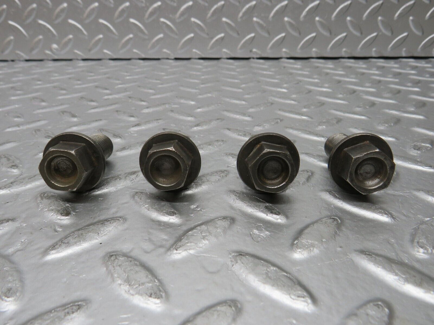 30092 Porsche 924 Alloy Wheel Lug Bolts Set M12x1.5
