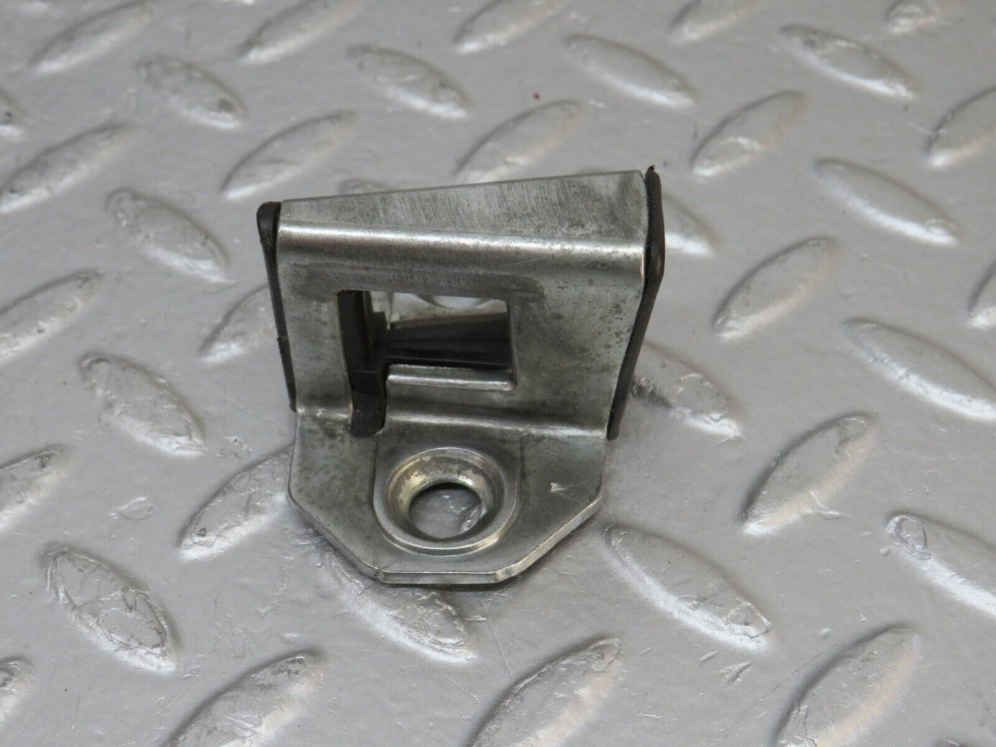 33373 Mercedes-Benz W202 C180 Door Lock Latch