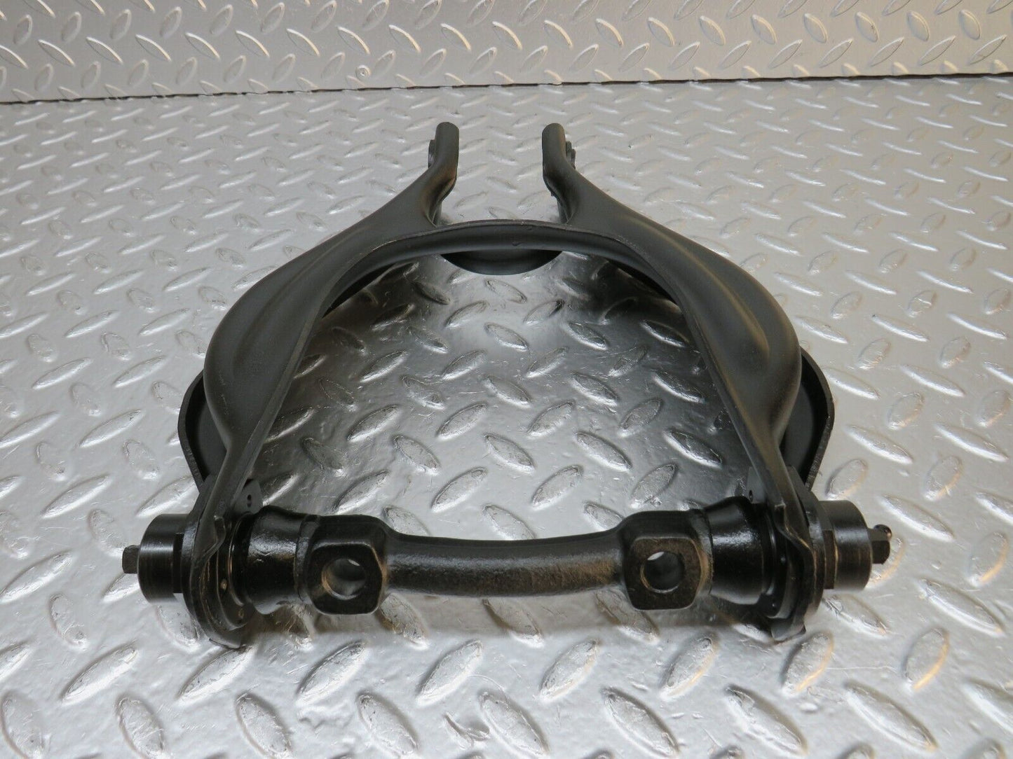 32267 Mercedes-Benz W108 280SE Front Left Upper Control Arm