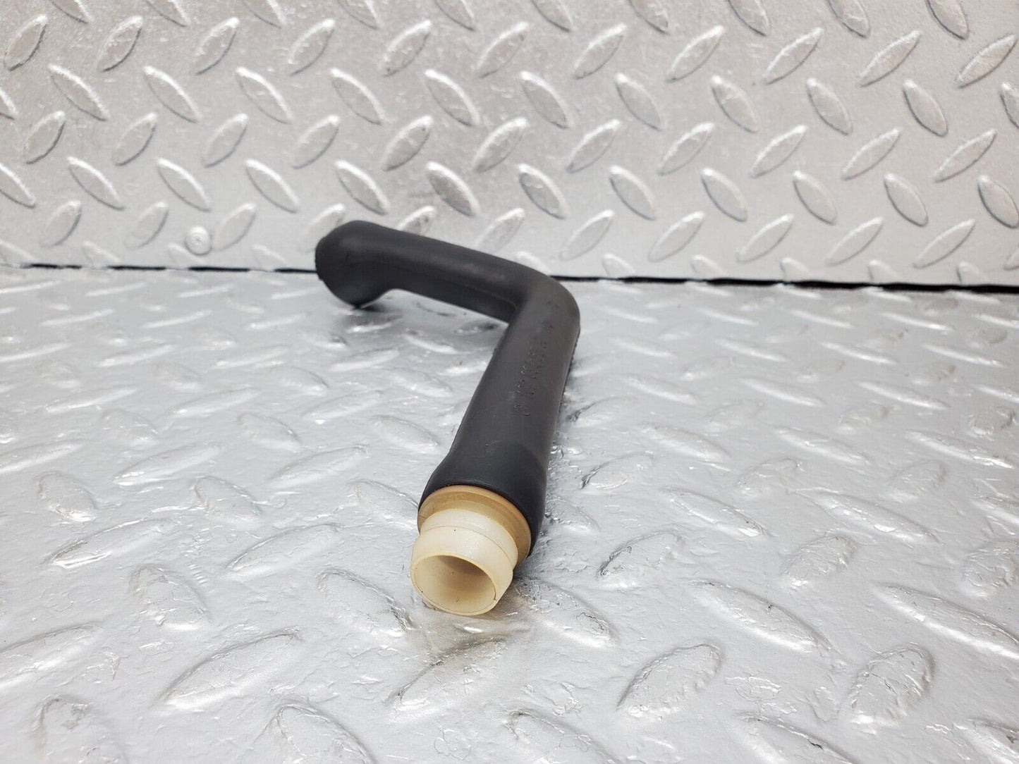 44449 Mercedes-Benz W123 280E Crankcase Breather Hose Pipe 1020942782