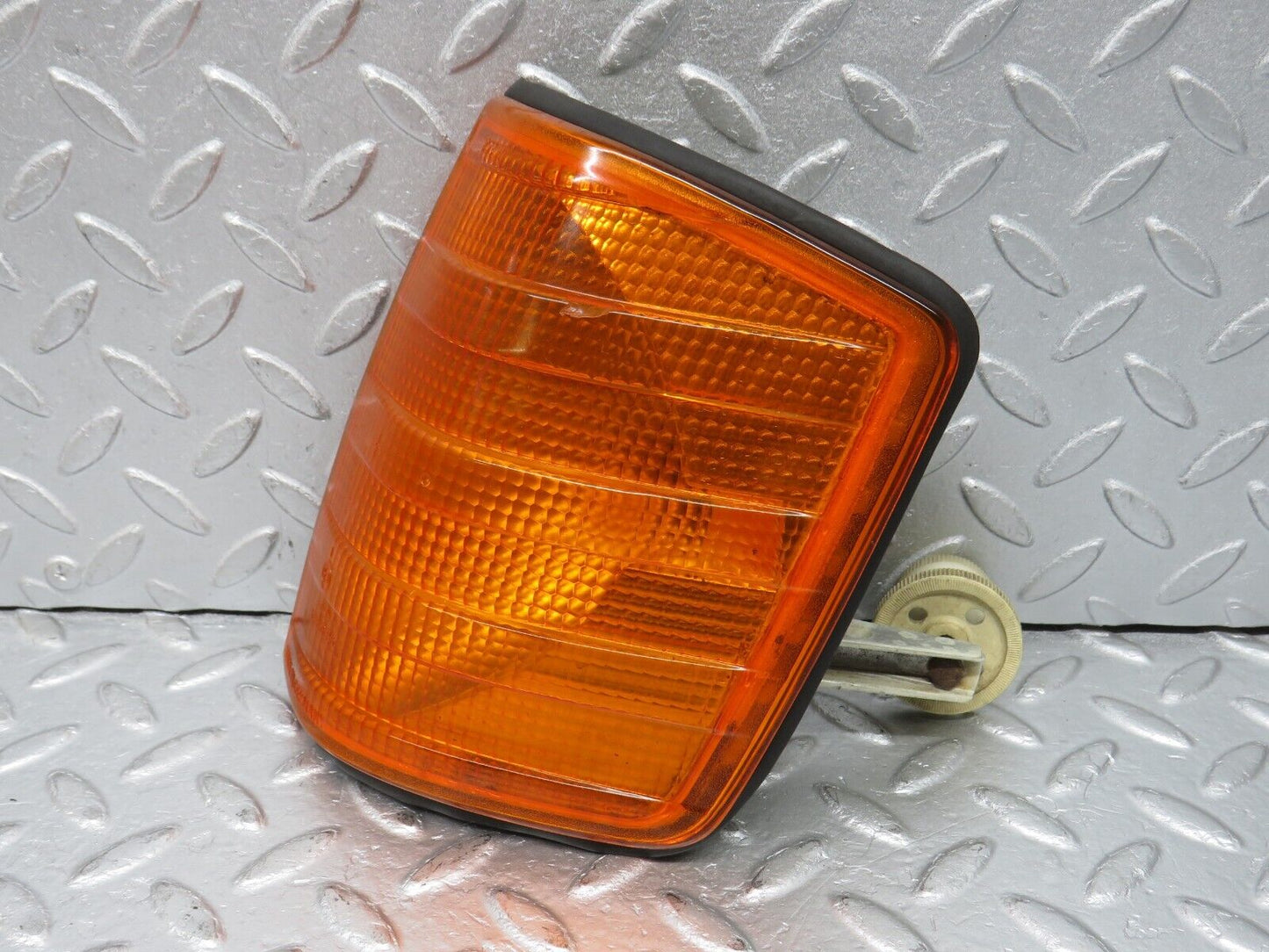 38844 Mercedes-Benz W201 190E Indicator Light Bosch Front Left 1305232911