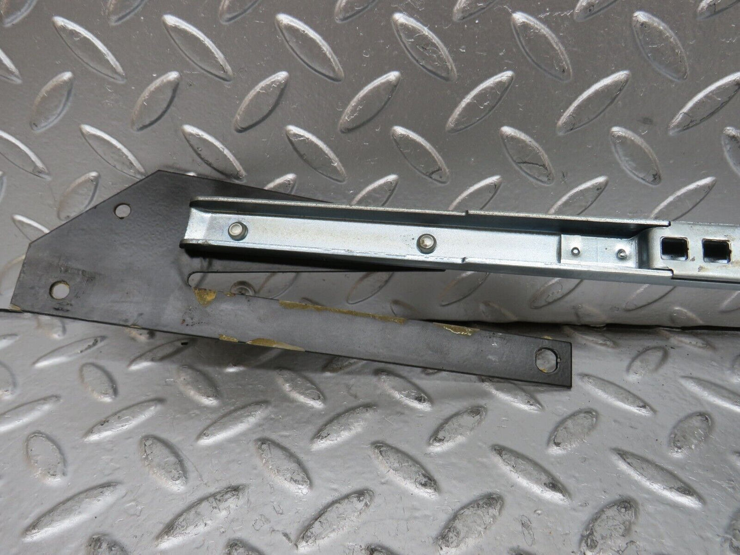 27011 Mercedes-Benz W123 240D Front Right Seat Sliding Adjust Handle
