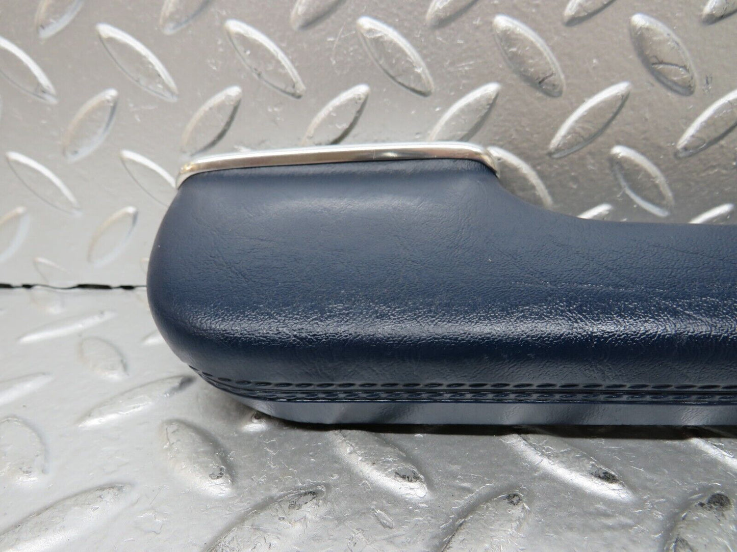 26859 Mercedes-Benz W123 240D Interior Door Handle Rear Left Blue 1239701901