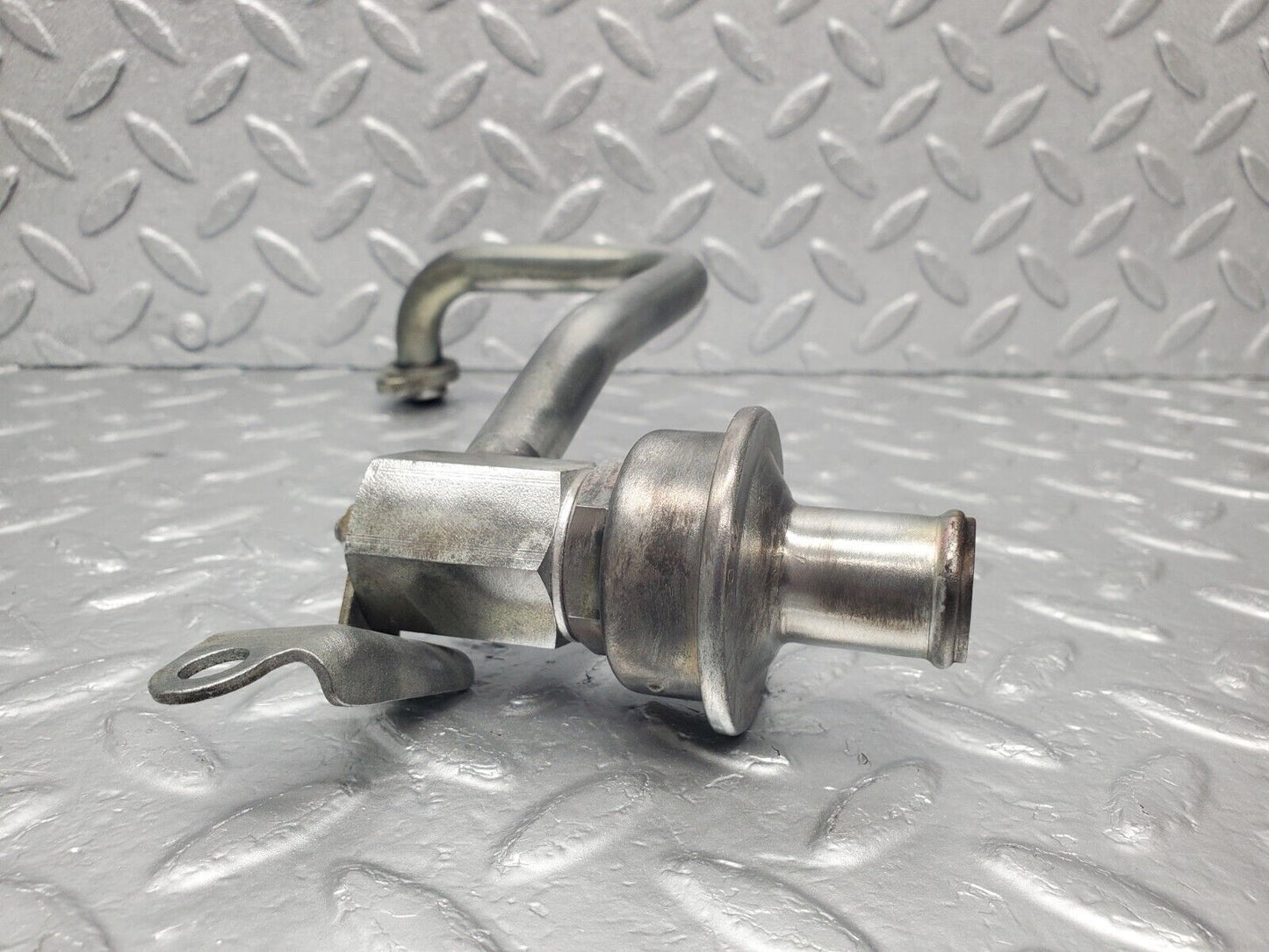 46194 Mercedes-Benz W124 280E EGR Valve Pipe 0001407860