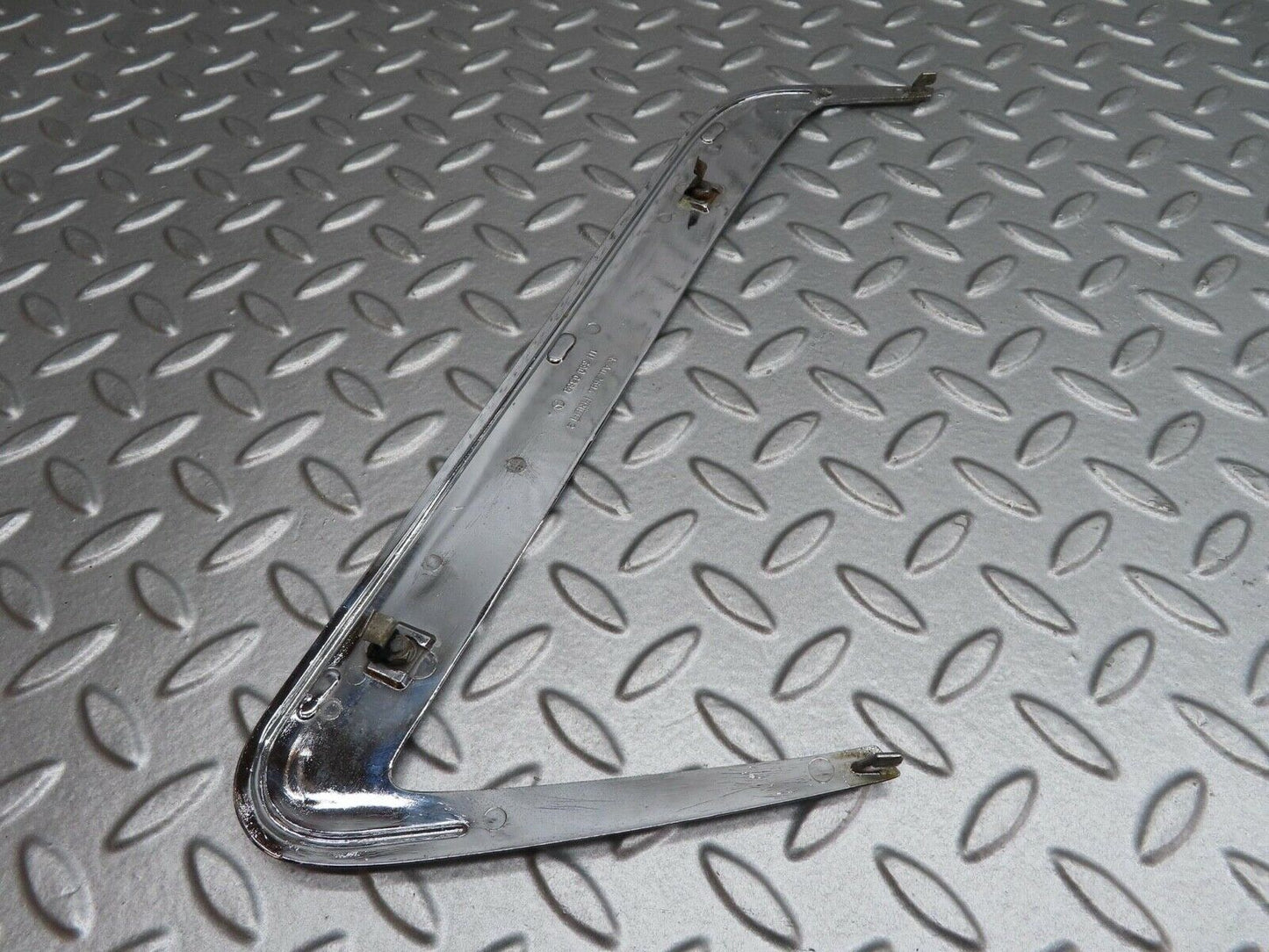 13070 Mercedes-Benz W111 220S C Pillar Chrome Trim Left Side 1116900389