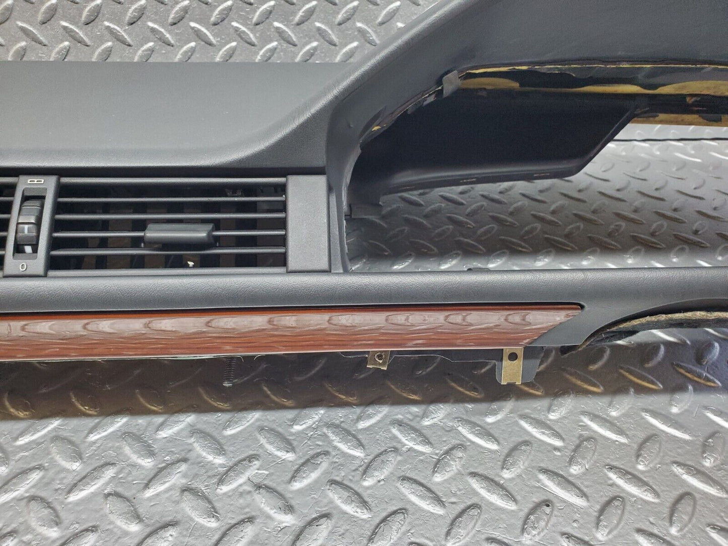 44690 Mercedes-Benz W124 220E Dashboard Black