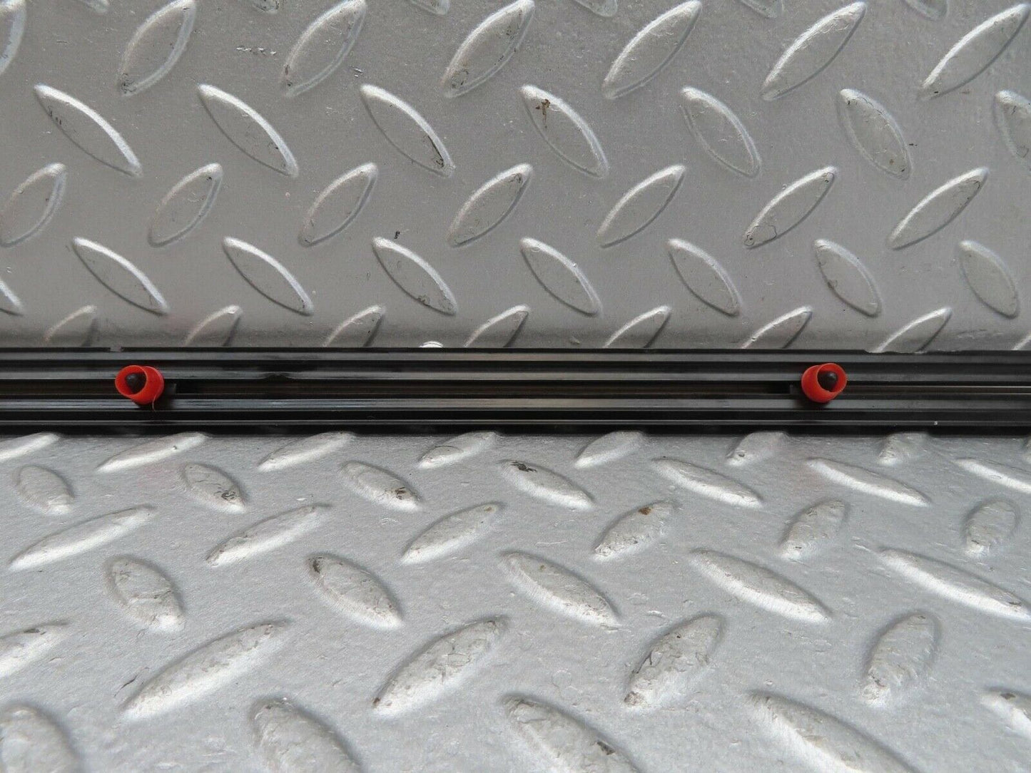 13445 Mercedes-Benz W123 200 Rear Right Door Centre Moulding Trim