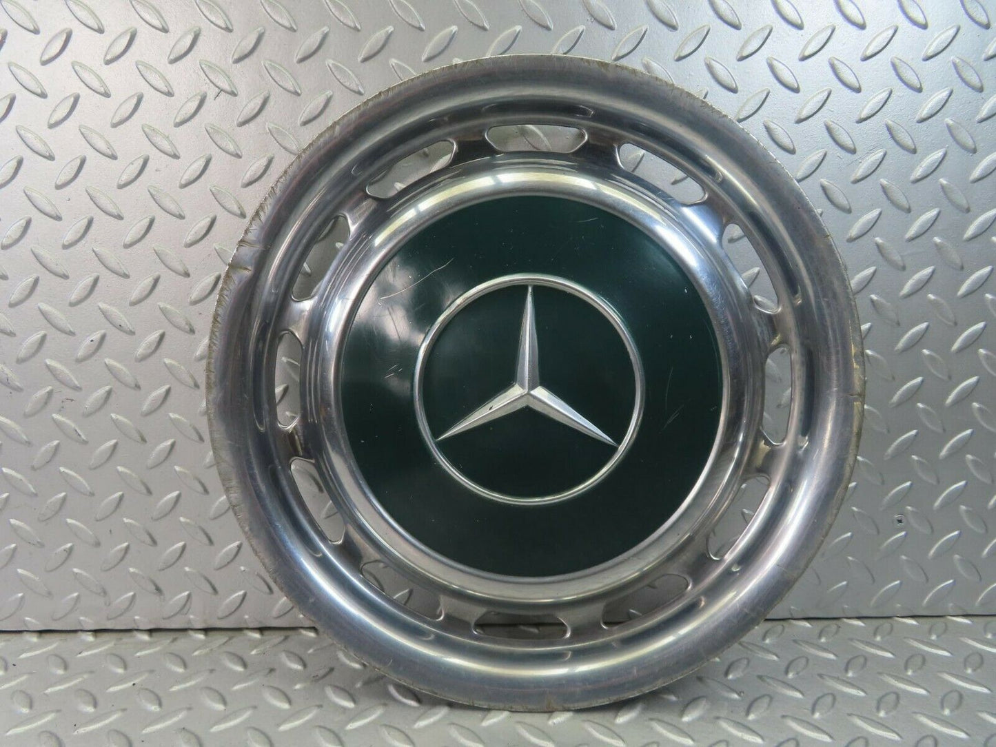 8420 Mercedes-Benz Vintage Wheel Trim Hub Cap 14