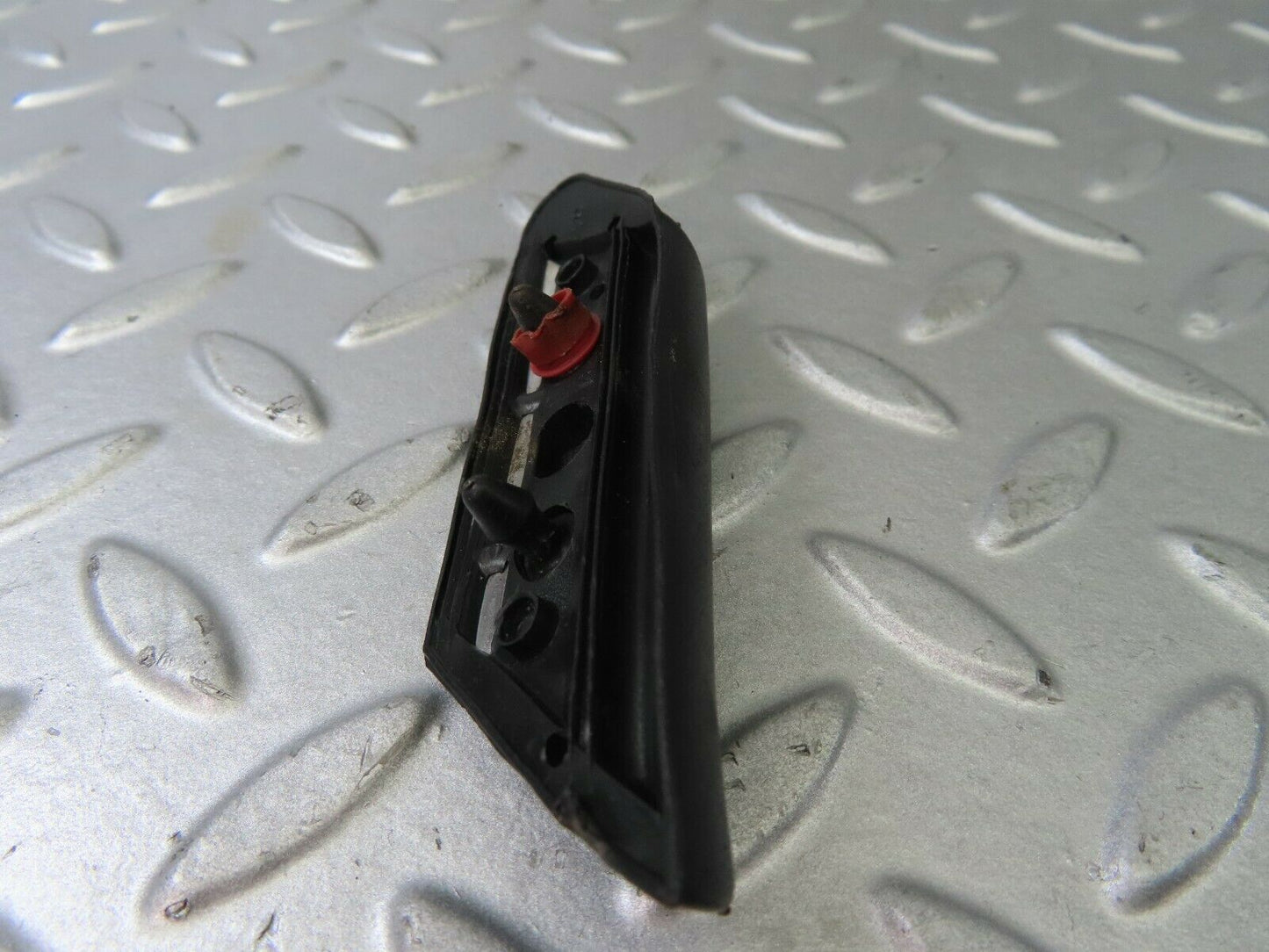 7266 Mercedes-Benz W116 450SE Rear Right Fender Wing Centre Chrome Trim