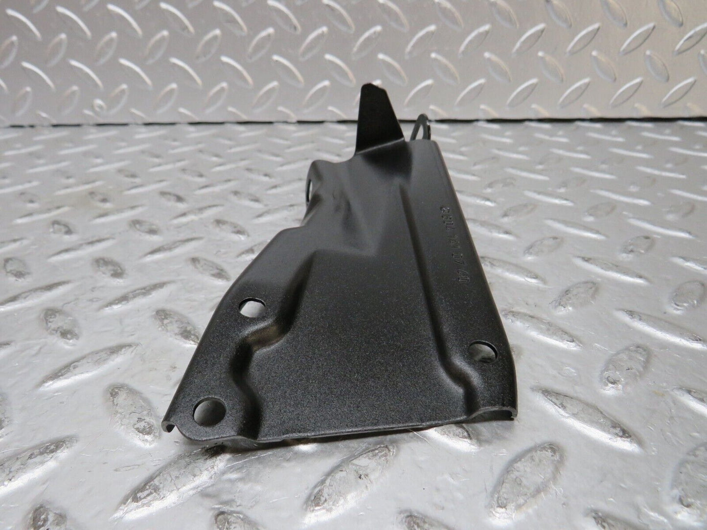 27699 Mercedes-Benz S124 300TE Wagon Air Intake Manifold Bracket 6041410740