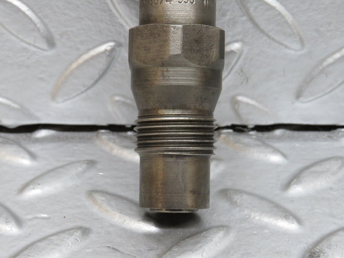 28503 Mercedes-Benz S123 240D Wagon Fuel Injector Bosch KCA30S35/4