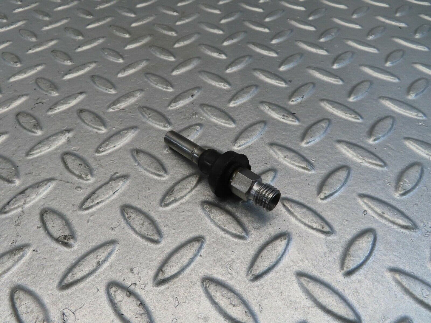 11039 Mercedes-Benz R107 W116 Fuel Injector Bosch 0437502010