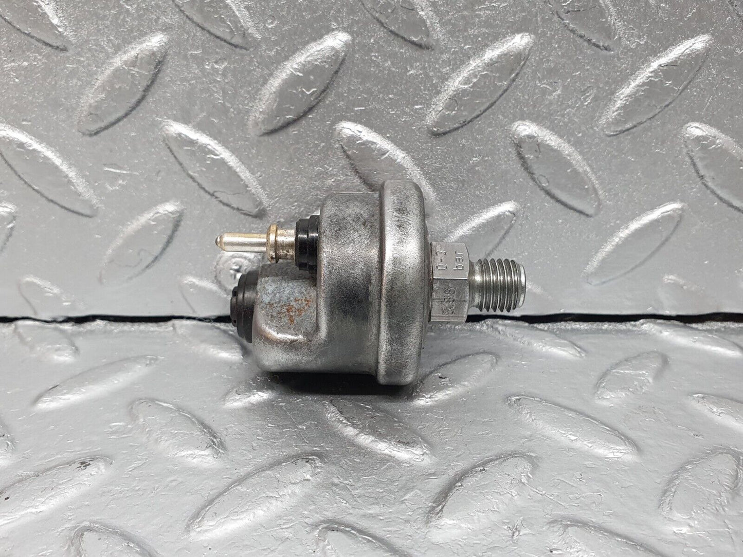41662 Mercedes-Benz W124 200E Oil Pressure Sensor VDO