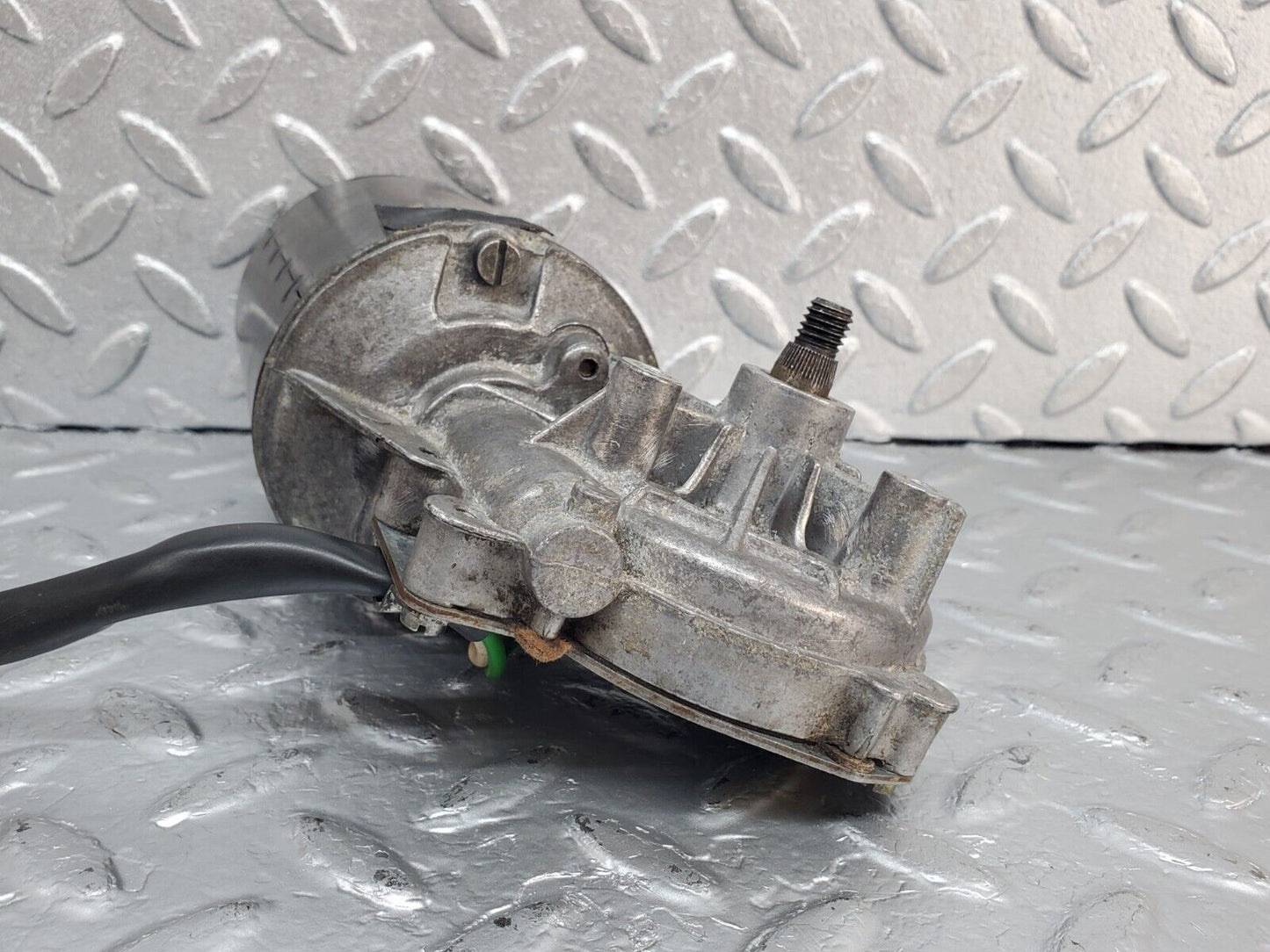 44424 Mercedes-Benz W123 280E Wiper Motor Bosch 0390341077