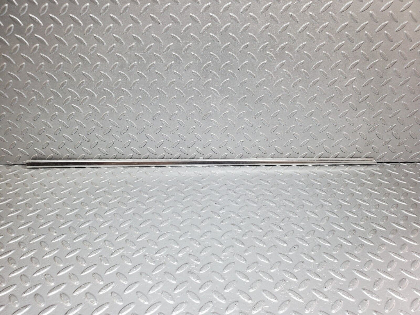 44542 Mercedes-Benz W123 280E Front Right Door Chrome Moulding Trim