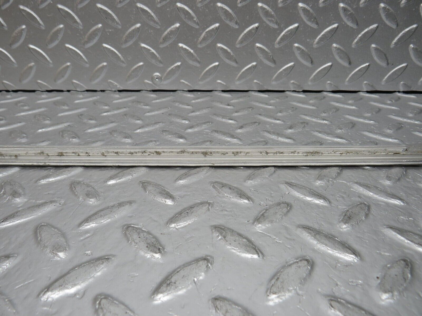 0743 Mercedes-Benz C107 350SLC Coupe Sunroof Chrome Trim