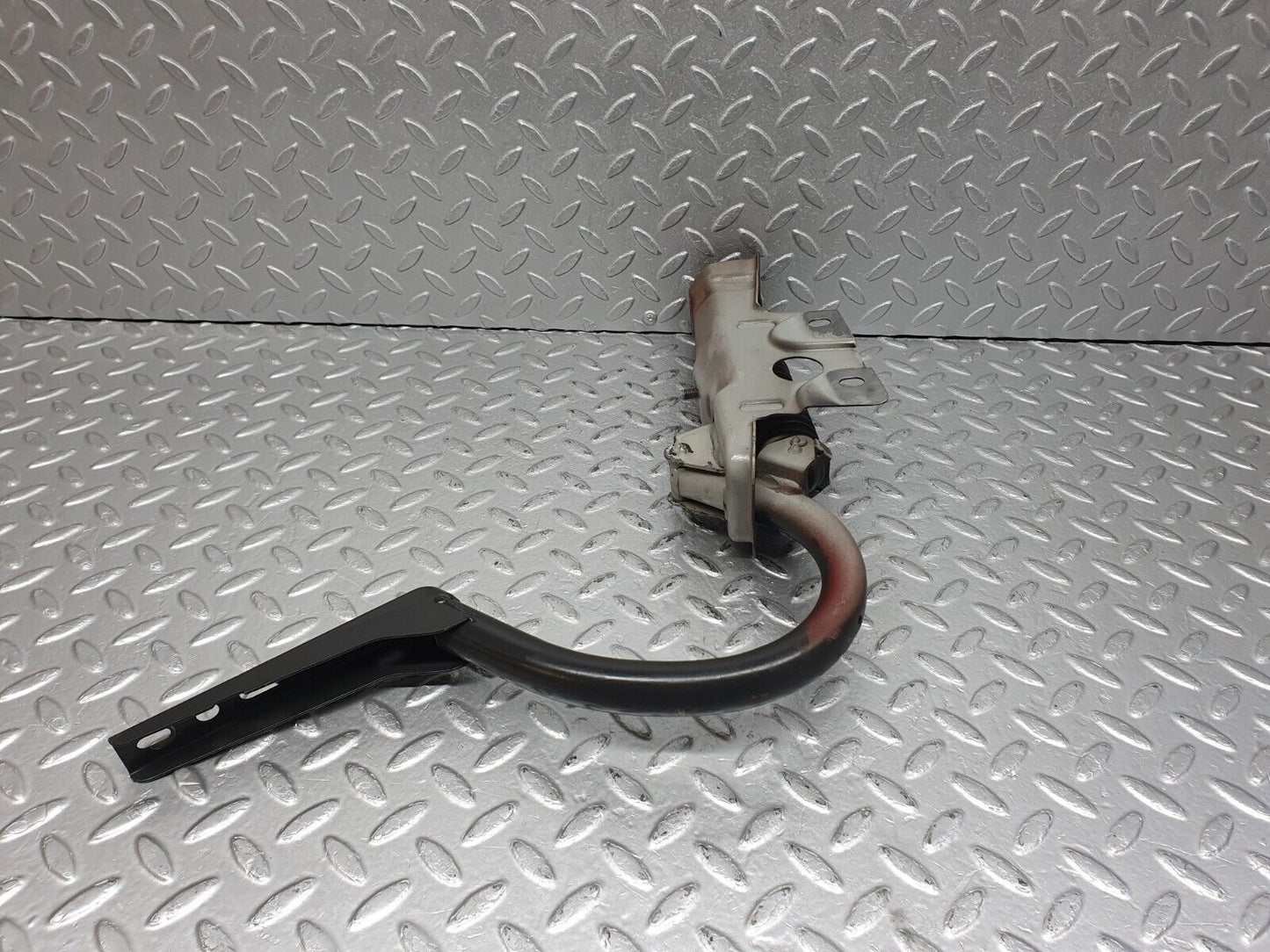 41192 Mercedes-Benz W126 300SE Trunk Hinge Right Side