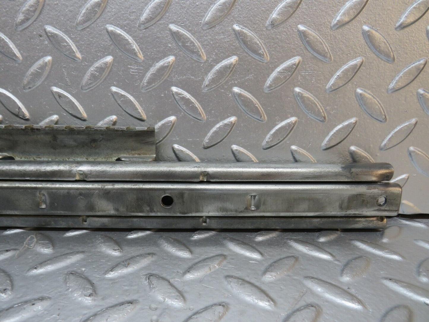 31173 Mercedes-Benz W123 230E Front Right Seat Rail