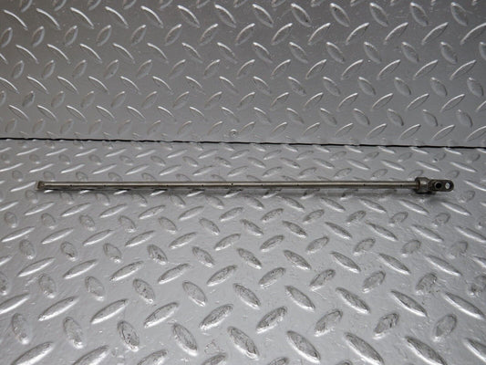 0267 Mercedes-Benz W123 220D Camshaft Oil Tube
