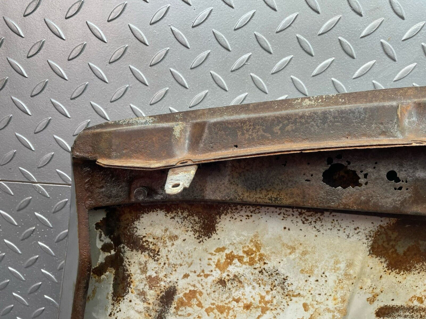 40040 Mercedes-Benz R107 350SL Bonnet
