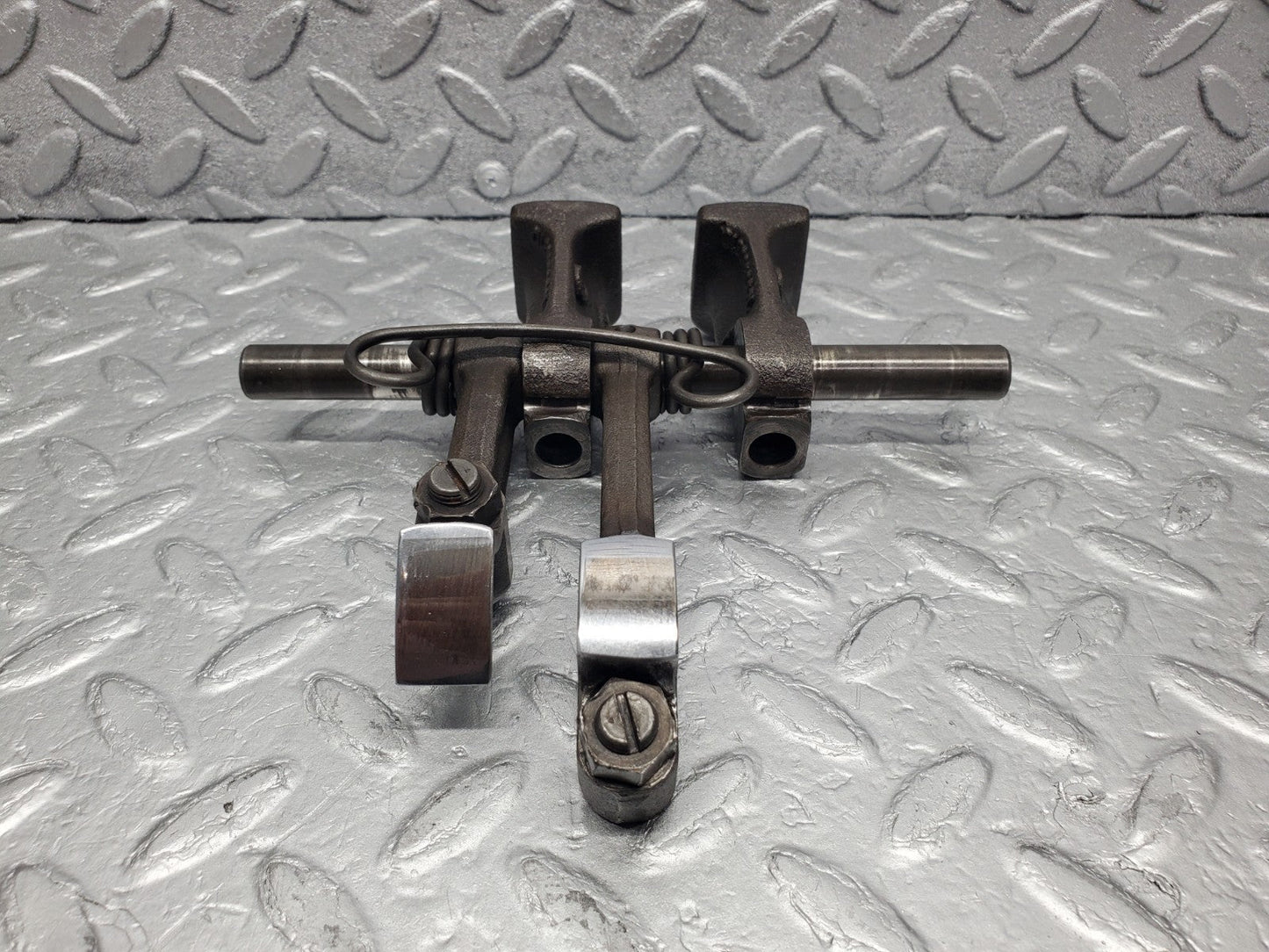 W112 rocker arm support arm shaft used OEM