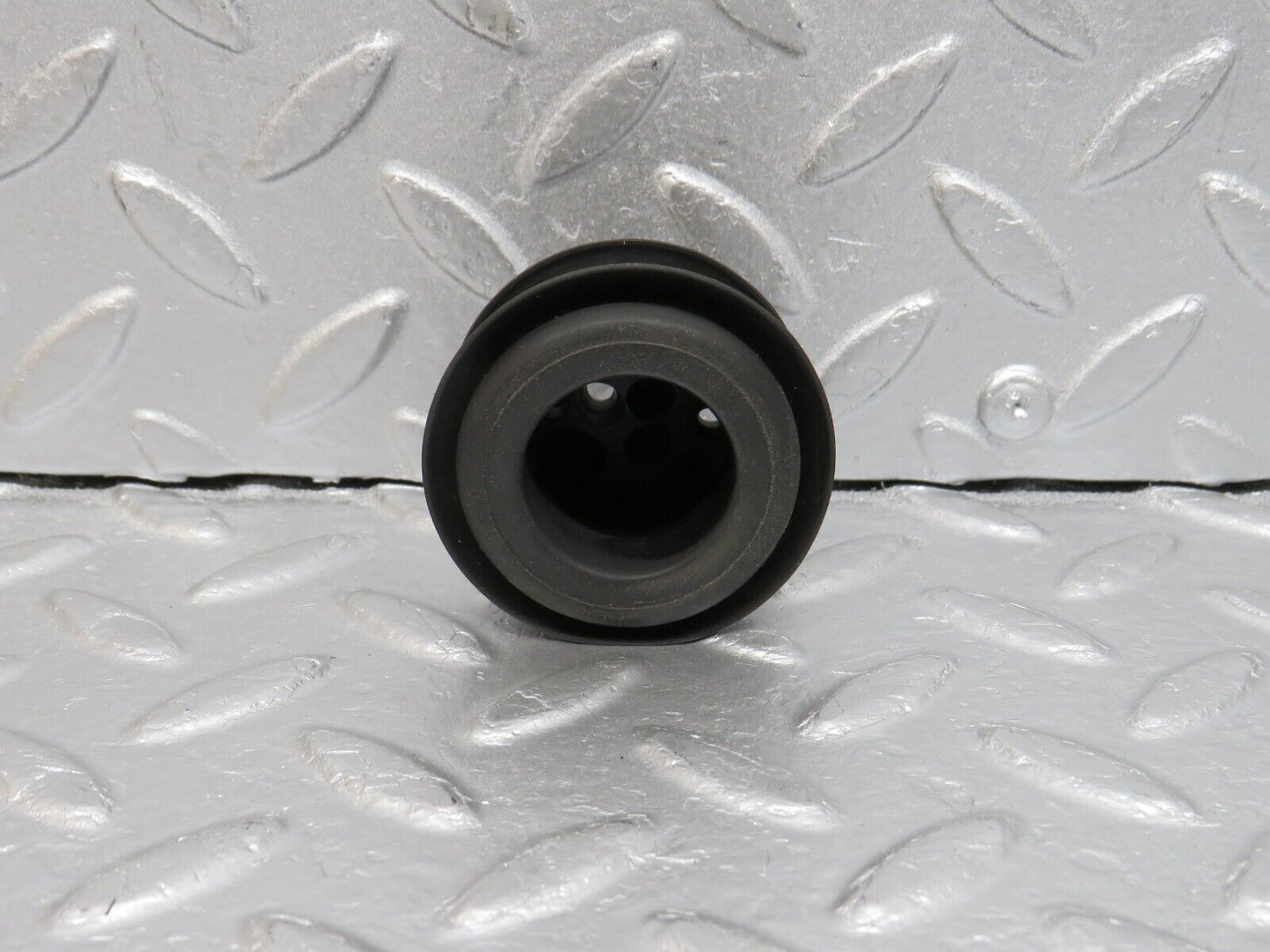 39781 Mercedes-Benz R129 320SL Coupe Firewall Rubber Grommet 0089971781