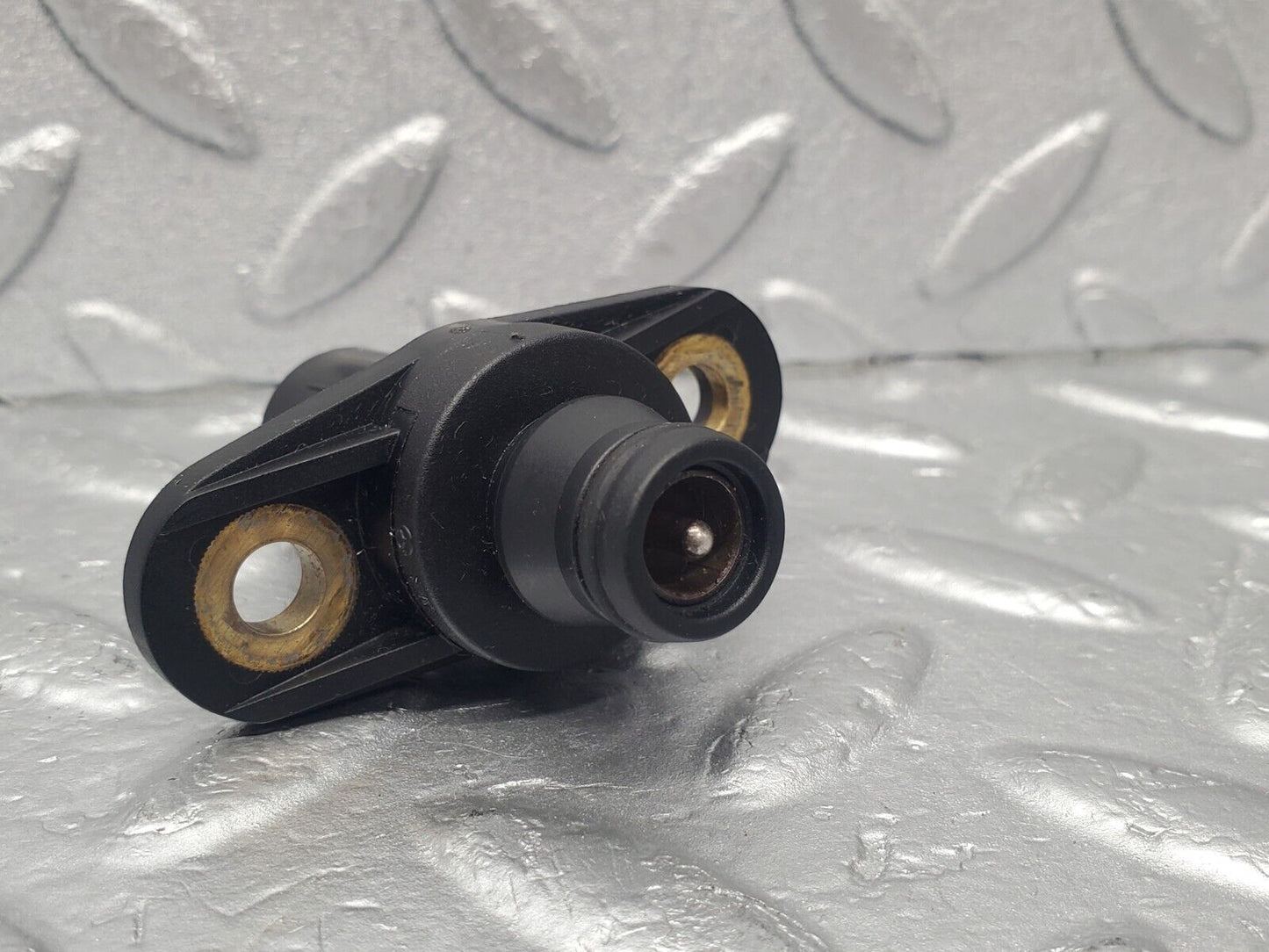 46214 Mercedes-Benz W124 280E Camshaft Position Sensor 0021539528