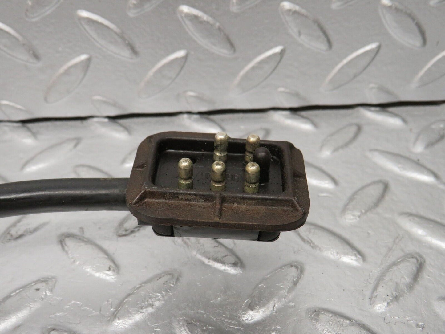 31077 Mercedes-Benz W123 200D Wiper Motor Bosch 0390341077