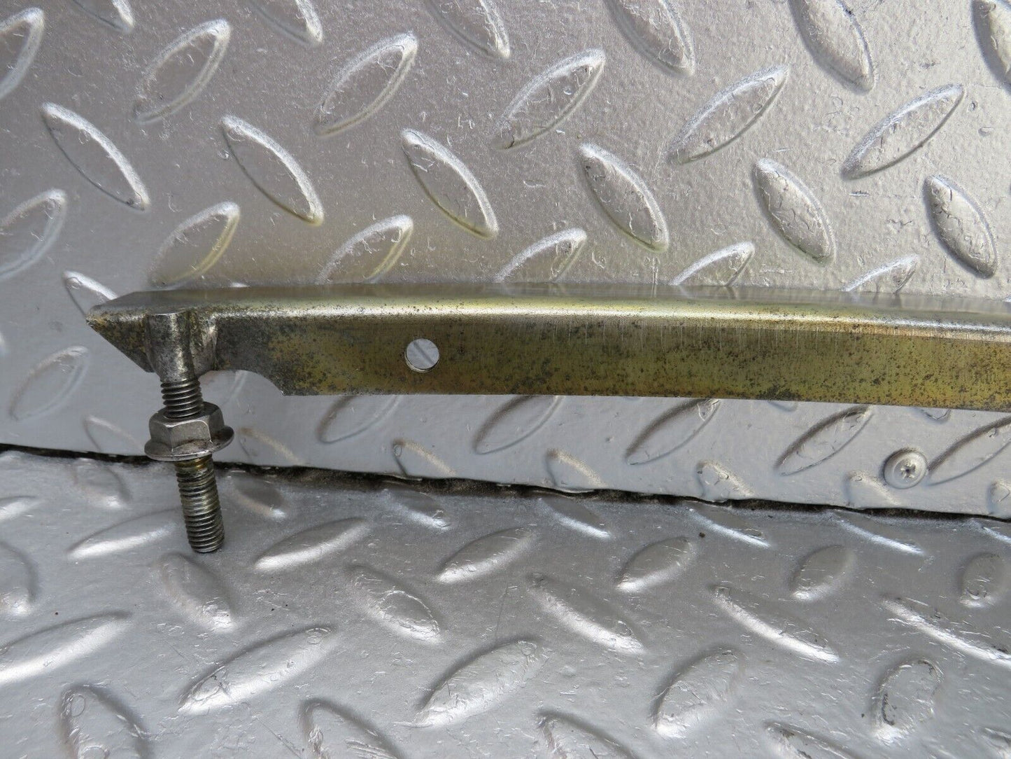 34303 Mercedes-Benz C126 380SEC Coupe Front Left Door Window Channel