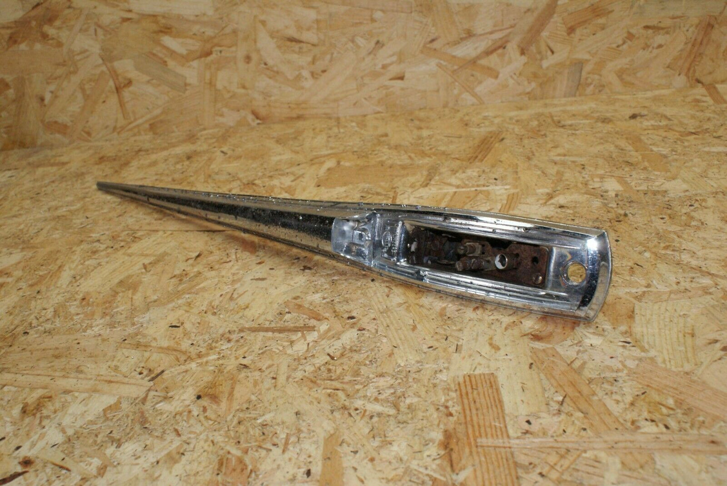 2293 Mercedes-Benz W105 219 PONTON Top Fender Chrome  K13243