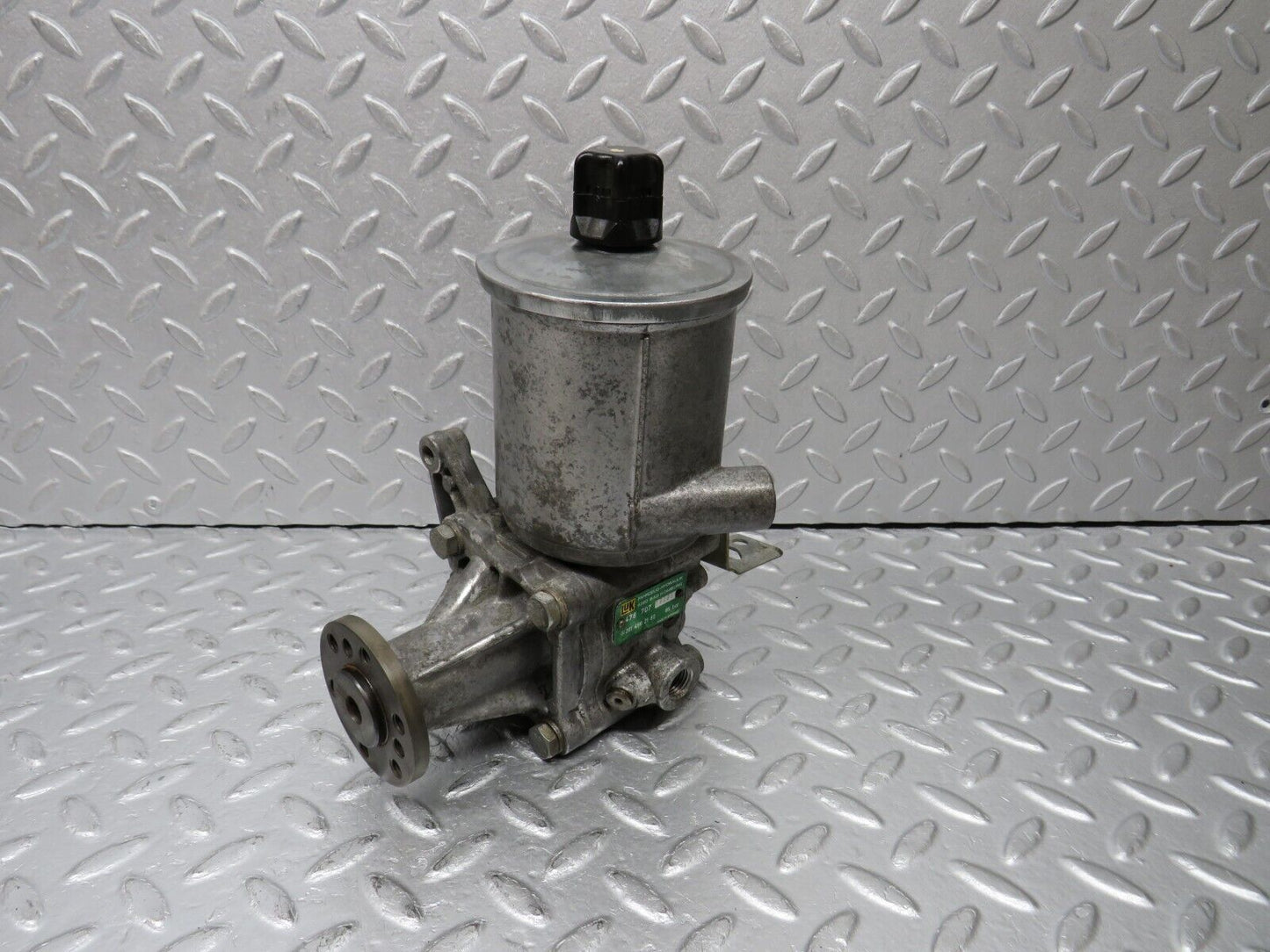 38933 Mercedes-Benz W201 190E Power Steering Pump LuK 2014602180