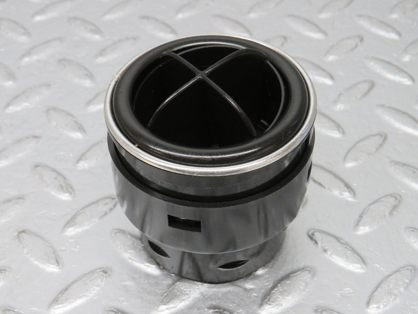 32746 Mercedes-Benz C107 R107 Dashboard Air Vent