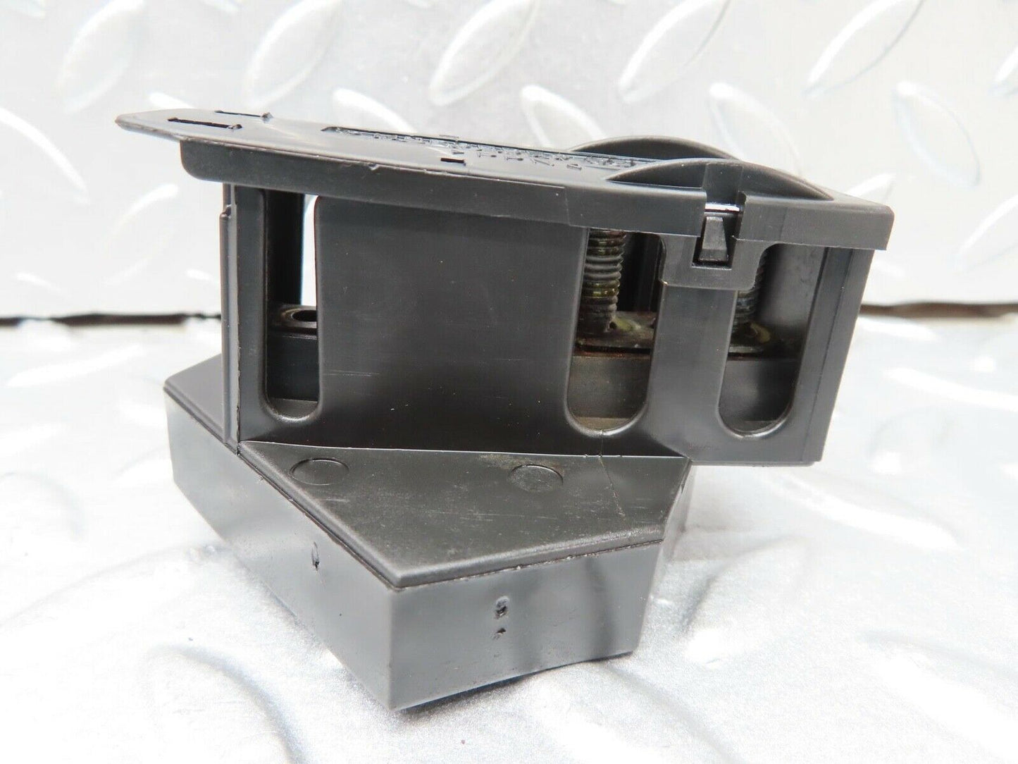 16381 Mercedes-Benz W124 260E Cable Wire Distributor Connector 1245402169