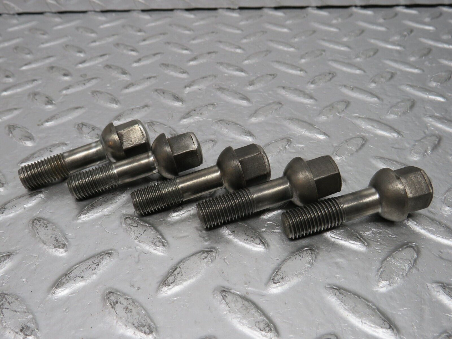 32638 Mercedes-Benz 5x Alloy Wheel Lug Bolt M12x1.5