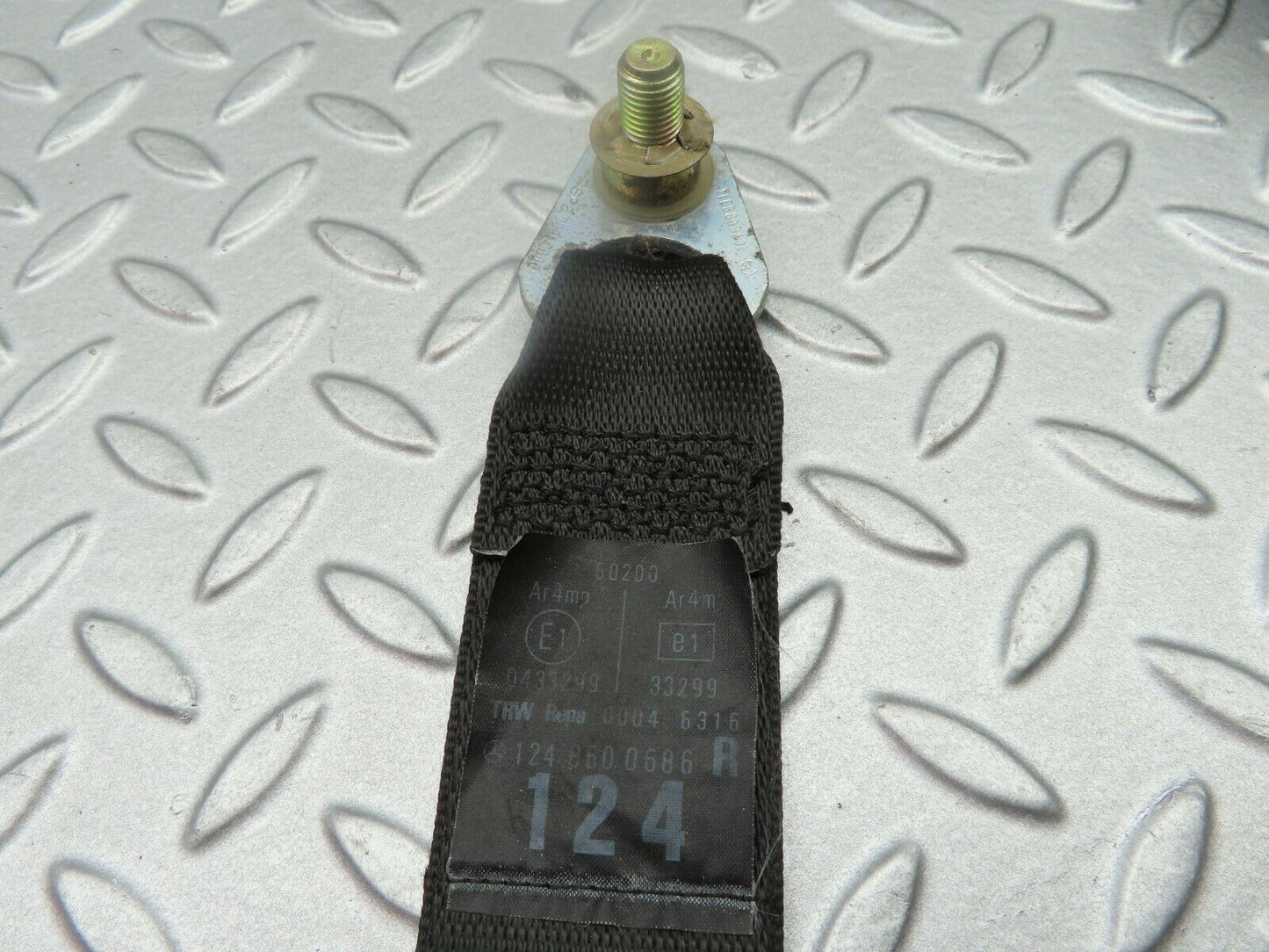5366 Mercedes-Benz W124 230E Seat Belt Front Right 1248600686